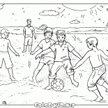 ビーチでサッカー