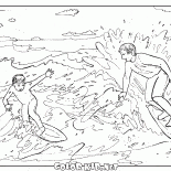 海でサーフィン