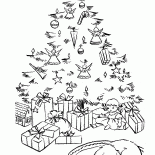 ペットはクリスマスツリーの近くに眠っていると感じました